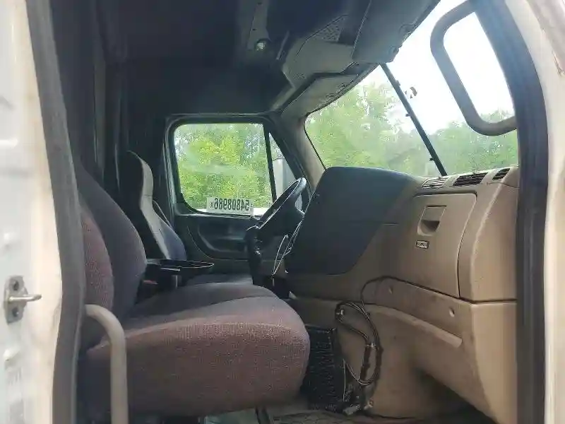 1FUJGLDV7FLGF3740 2015 FREIGHTLINER ALL OTHER-4