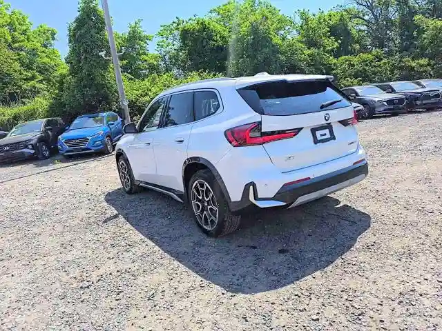 WBX73EF09T5594589 2026 BMW X1-1