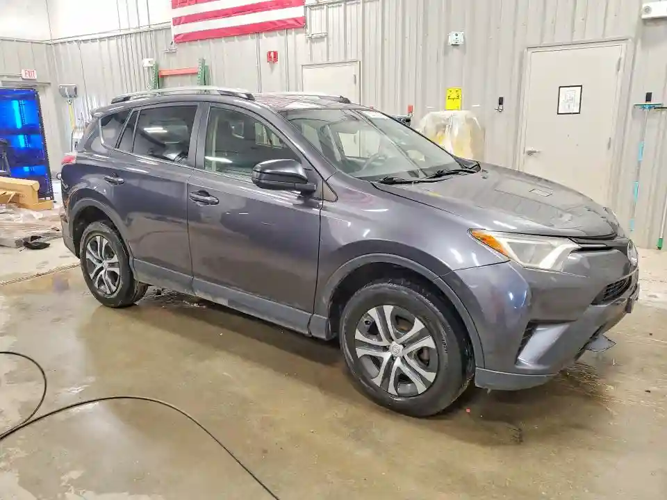 JTMBFREV9JJ233130 2018 TOYOTA RAV4-3