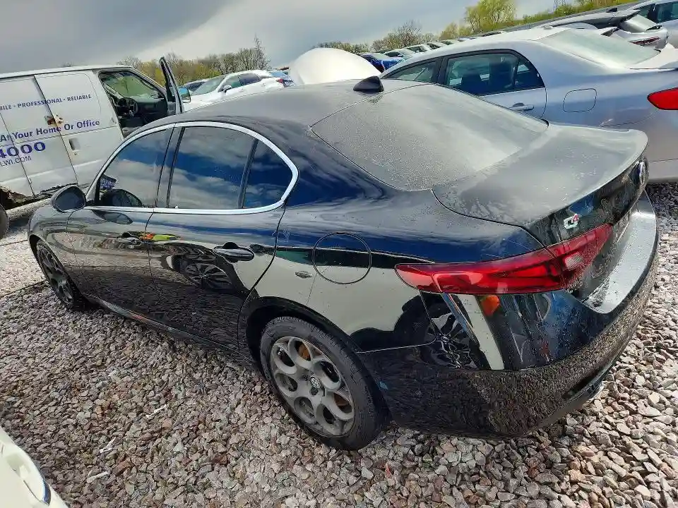 ZARFAEDN6H7530041 2017 ALFA ROMEO GIULIA-1