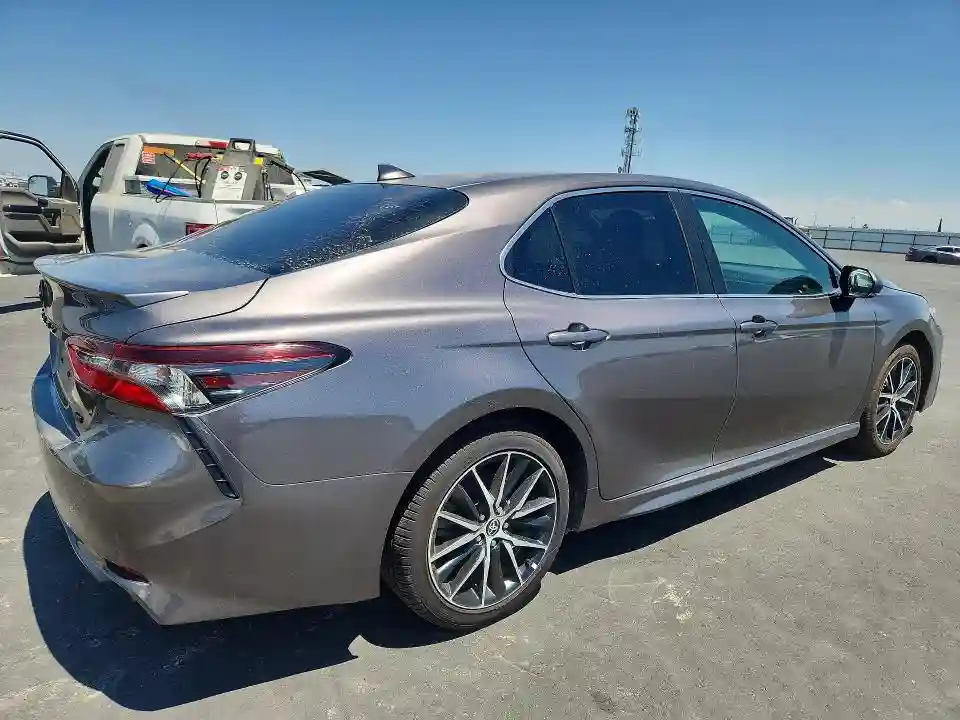 4T1G11AK7NU698202 2022 TOYOTA CAMRY-2