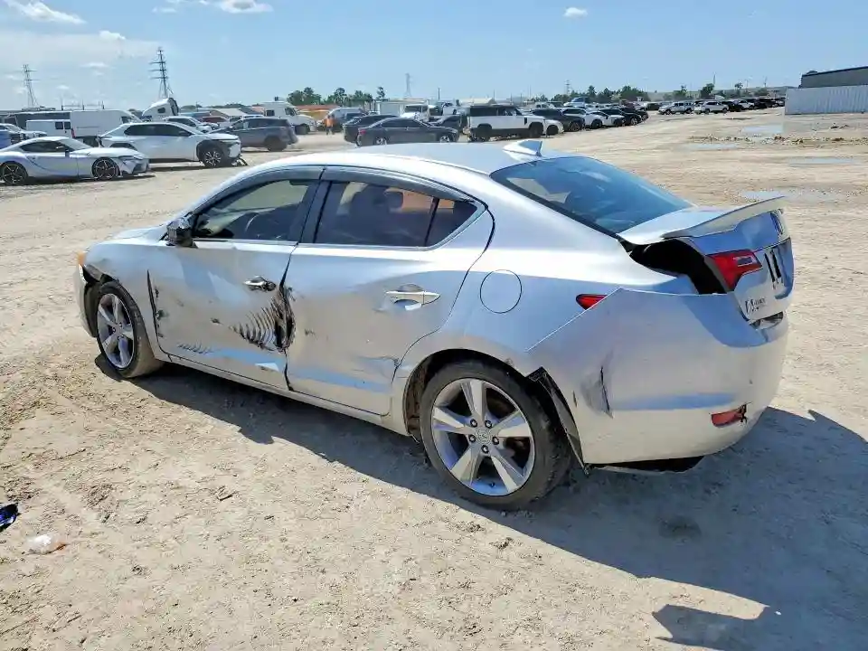 19VDE1F54DE005557 2013 ACURA ILX-1