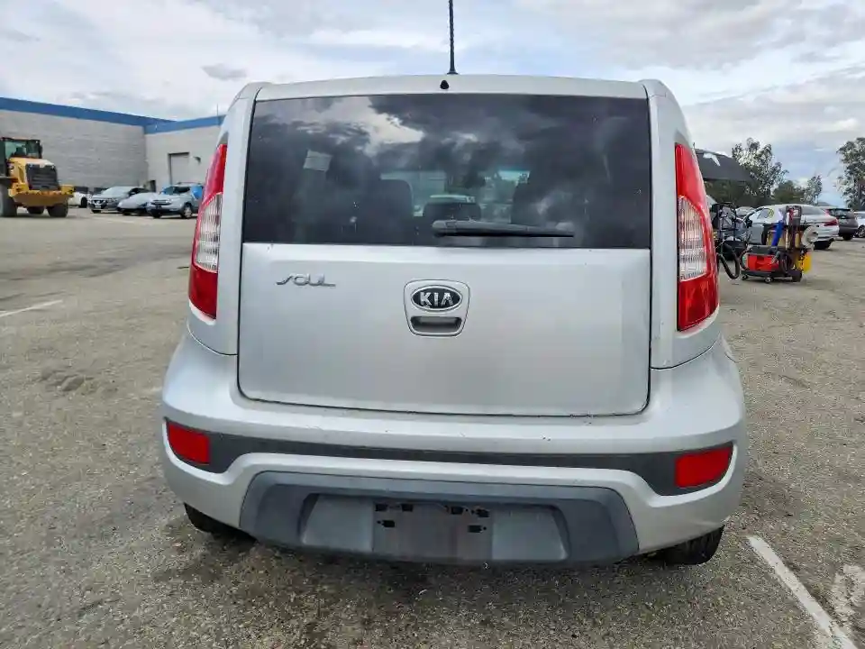 KNDJT2A51C7471748 2012 KIA SOUL BASE-5
