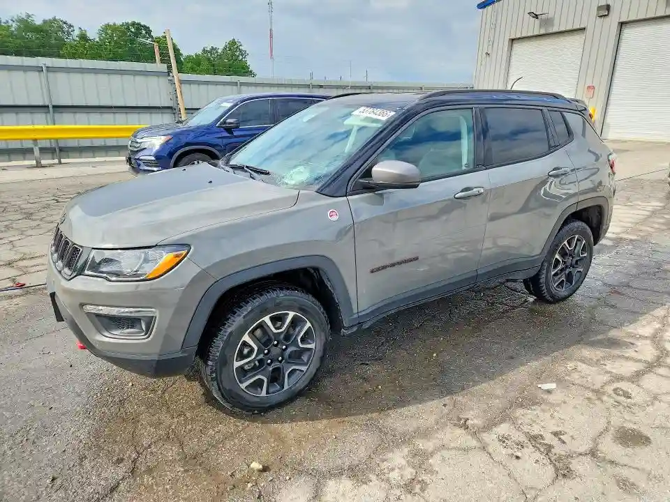 3C4NJDDB8KT690608 2019 JEEP COMPASS-0