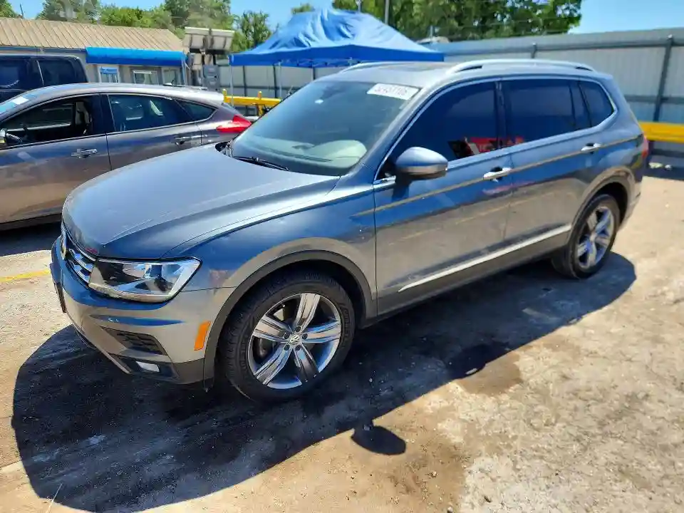 3VV3B7AX4LM147226 2020 VOLKSWAGEN TIGUAN-0