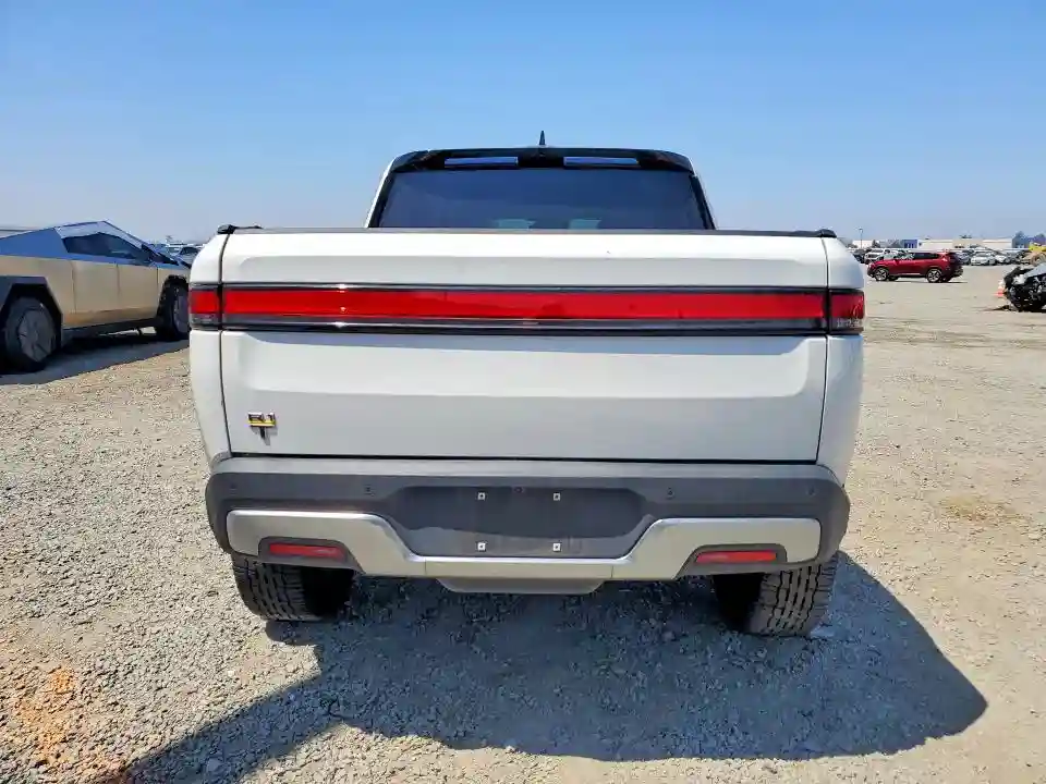 7FCTGAAAXNN015566 2022 RIVIAN RIT-5