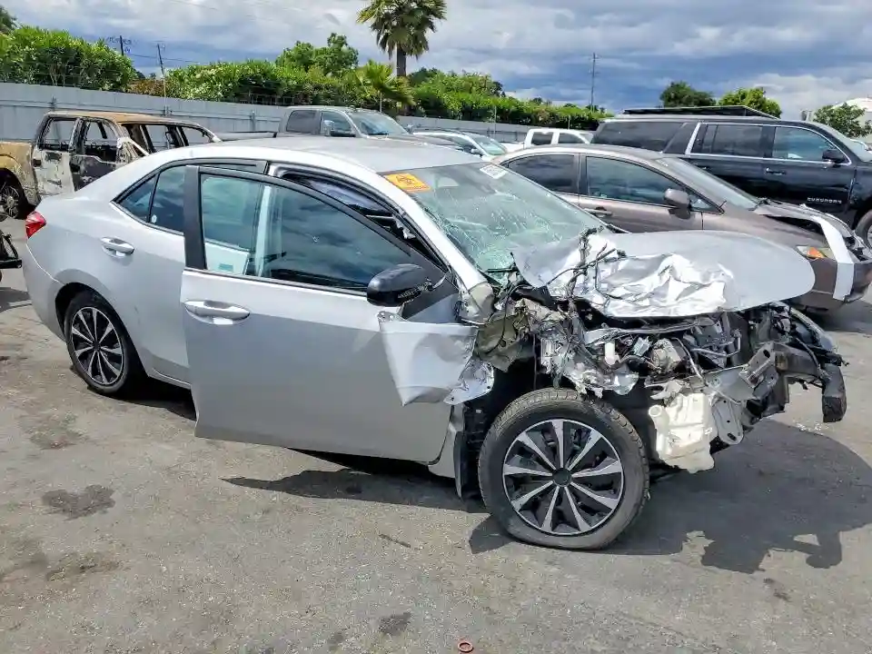 2T1BURHE0JC020905 2018 TOYOTA COROLLA-3