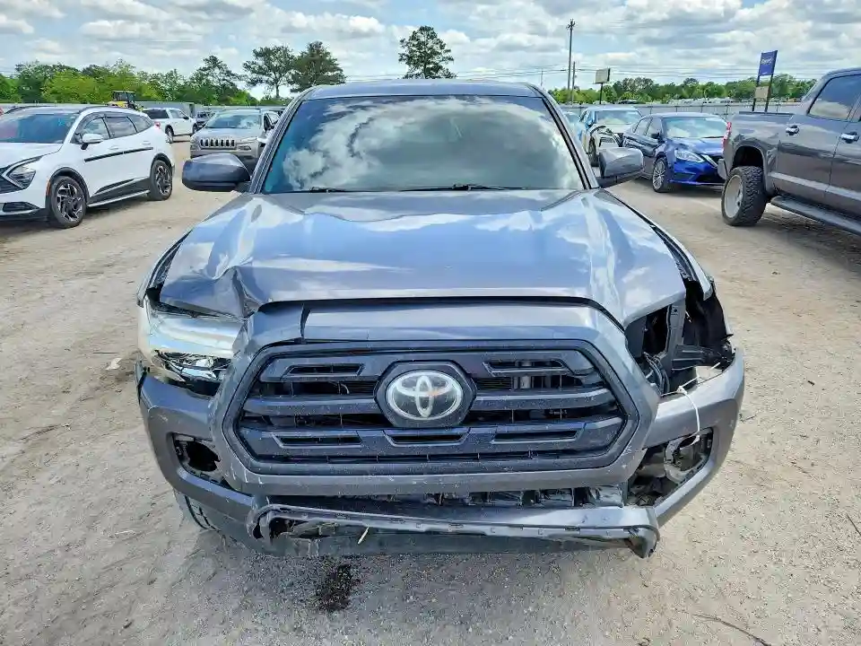 5TFSX5EN6JX060282 2018 TOYOTA TACOMA-4