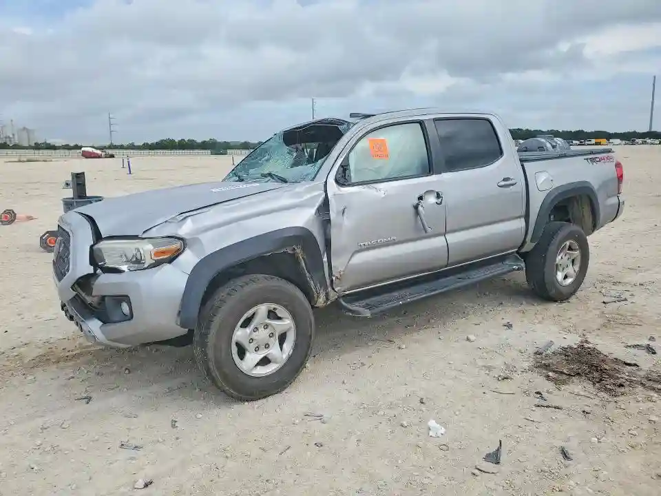5TFCZ5AN8JX145113 2018 TOYOTA TACOMA-0
