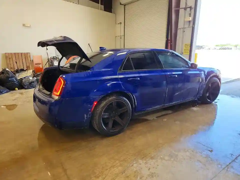 2C3CCAAG0KH565079 2019 CHRYSLER 300-2
