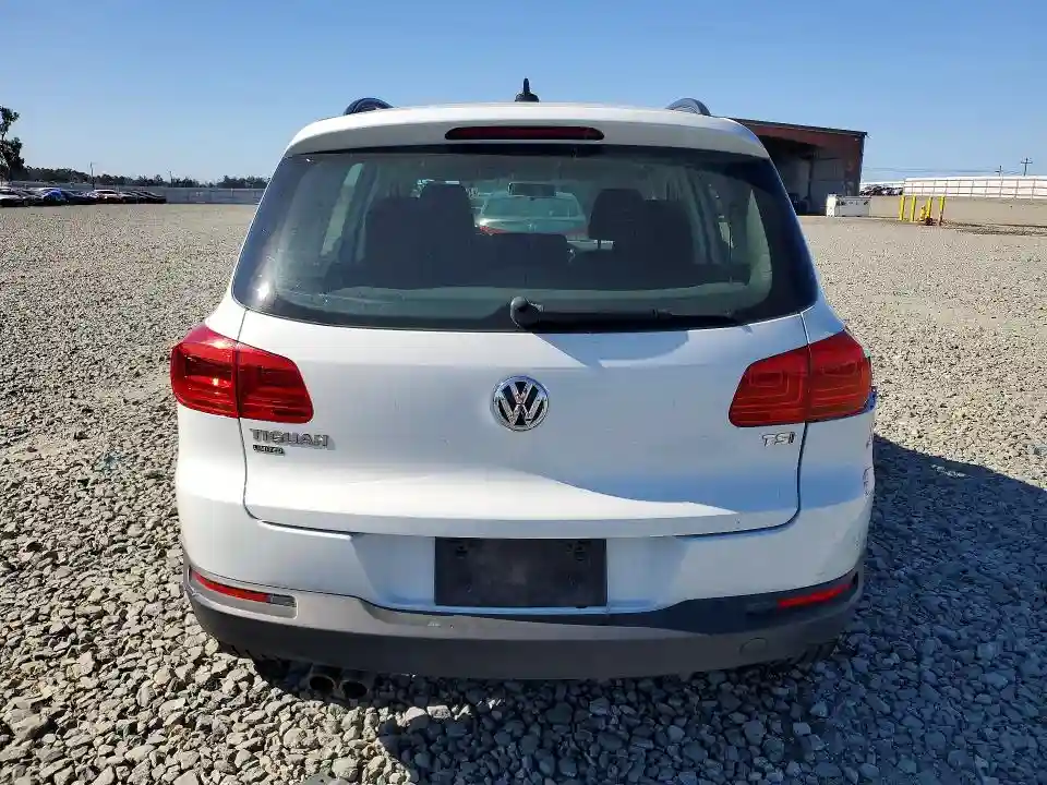 WVGAV7AX3HK042796 2017 VOLKSWAGEN TIGUAN-5