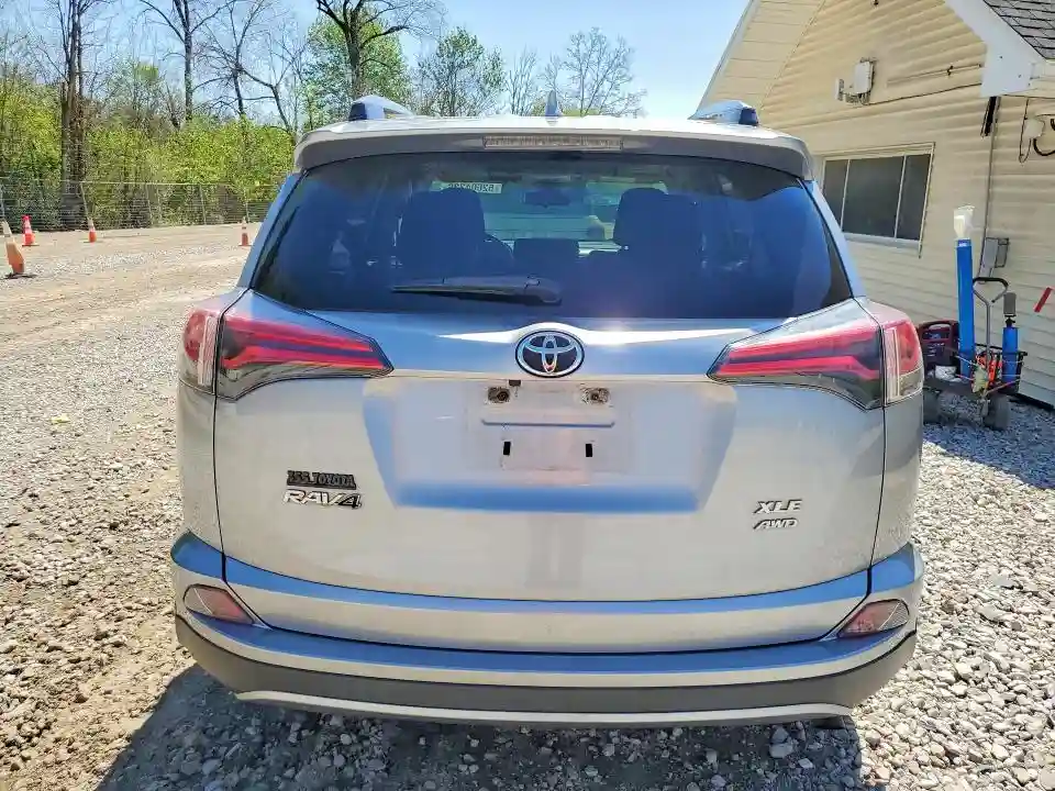 JTMRFREV7JJ260843 2018 TOYOTA RAV4-5