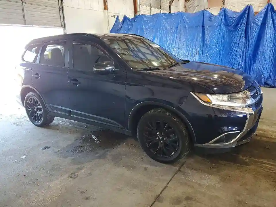 JA4AZ3A38JZ020606 2018 MITSUBISHI OUTLANDER-3