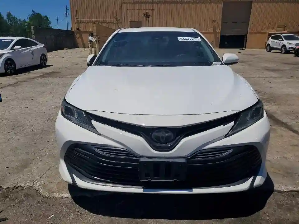4T1B11HK6JU051879 2018 TOYOTA CAMRY-4