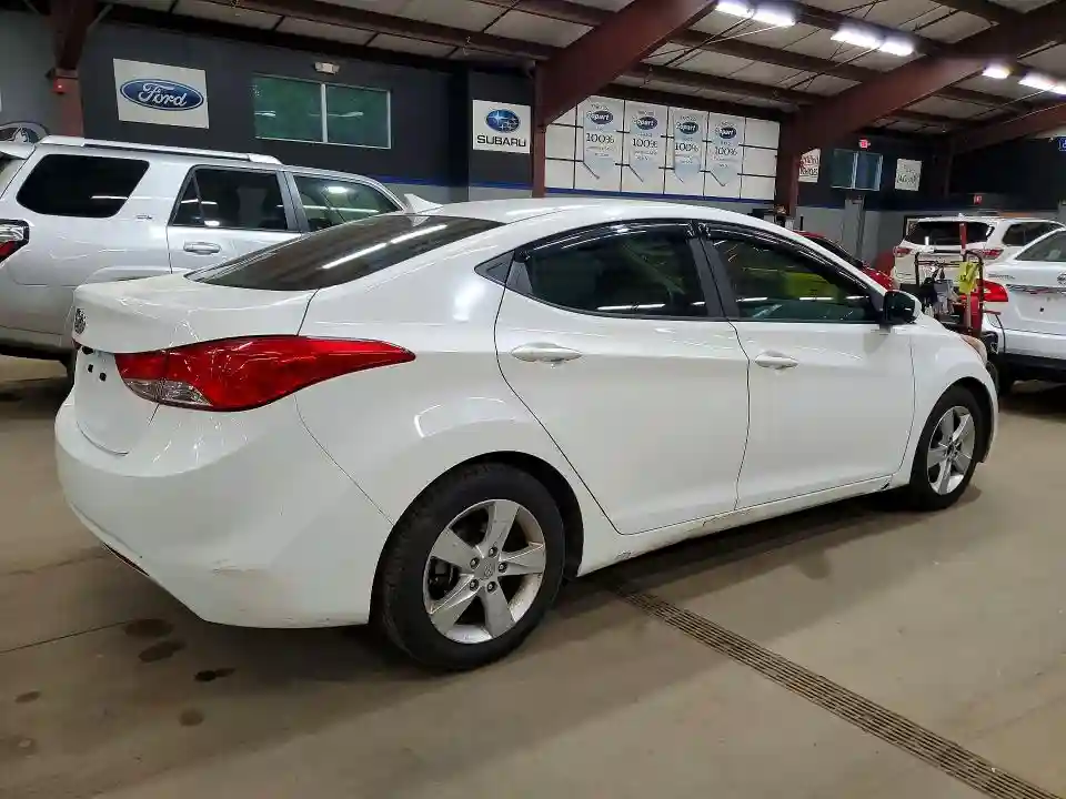 5NPDH4AE6DH363133 2013 HYUNDAI ELANTRA-2