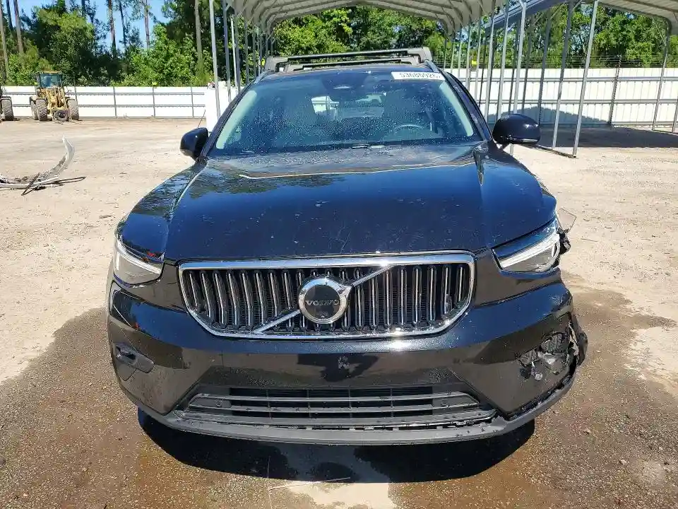 YV4L12UE8S2599164 2025 VOLVO XC40-4