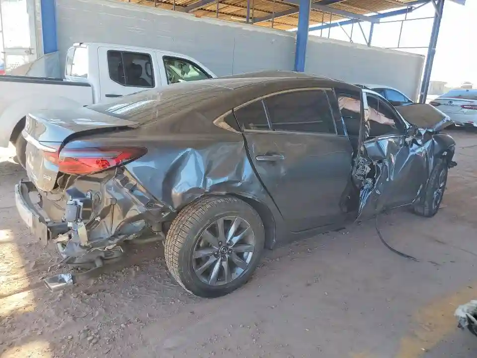 JM1GL1UM7J1332649 2018 MAZDA 6-2