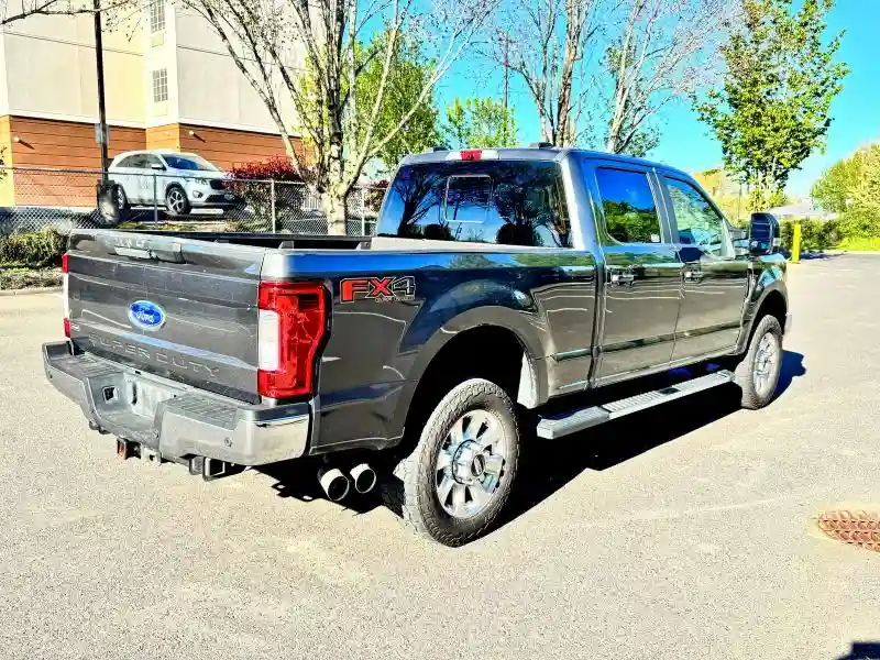 1FT8W3BT8JEB10390 2018 FORD F350-3