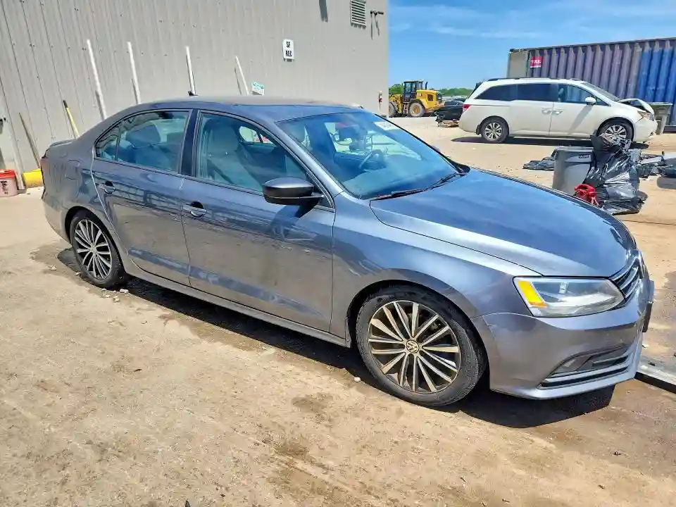 3VWB17AJXGM393189 2016 VOLKSWAGEN JETTA-3