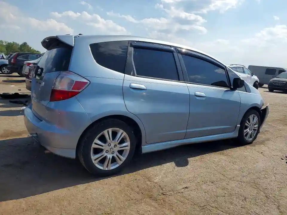 JHMGE8H5XBC019217 2011 HONDA FIT-2