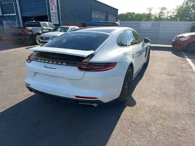 WP0AA2A71HL103883 2017 PORSCHE PANAMERA-3