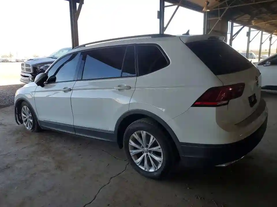 3VV1B7AXXLM121902 2020 VOLKSWAGEN TIGUAN-1