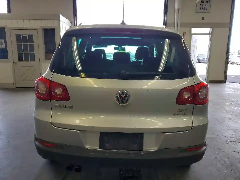 WVGBV7AXXAW529884 2010 VOLKSWAGEN TIGUAN-5