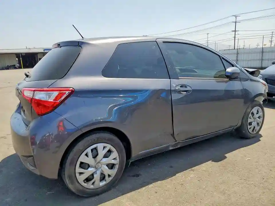 VNKJTUD33JA098533 2018 TOYOTA YARIS-2