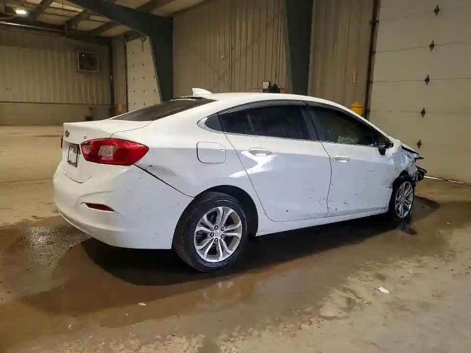 1G1BE5SM8K7119876 2019 CHEVROLET CRUZE-2