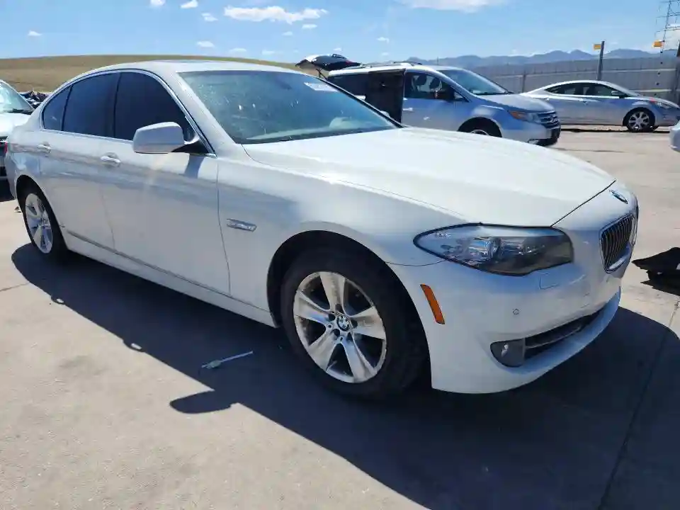 WBAXG5C5XCDW24039 2012 BMW 5 SERIES-3