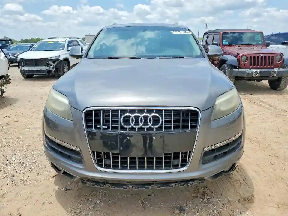 WA1VMAFE0DD008398 2013 AUDI Q7-4