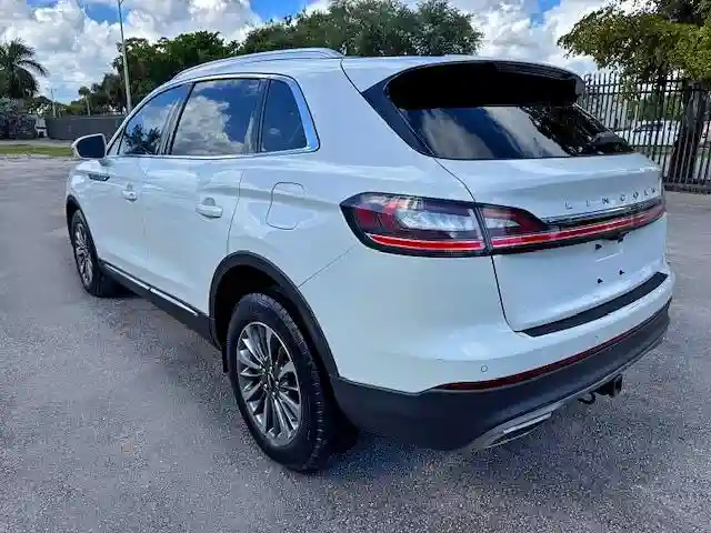 2LMPJ8K90MBL12748 2021 LINCOLN NAUTILUS-1