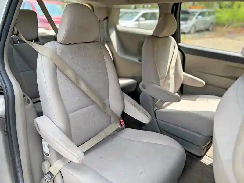 KNDMA5C15G6104796 2016 KIA SEDONA-5