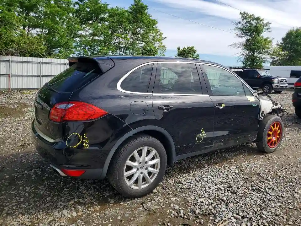 WP1AA2A27DLA03803 2013 PORSCHE CAYENNE-2