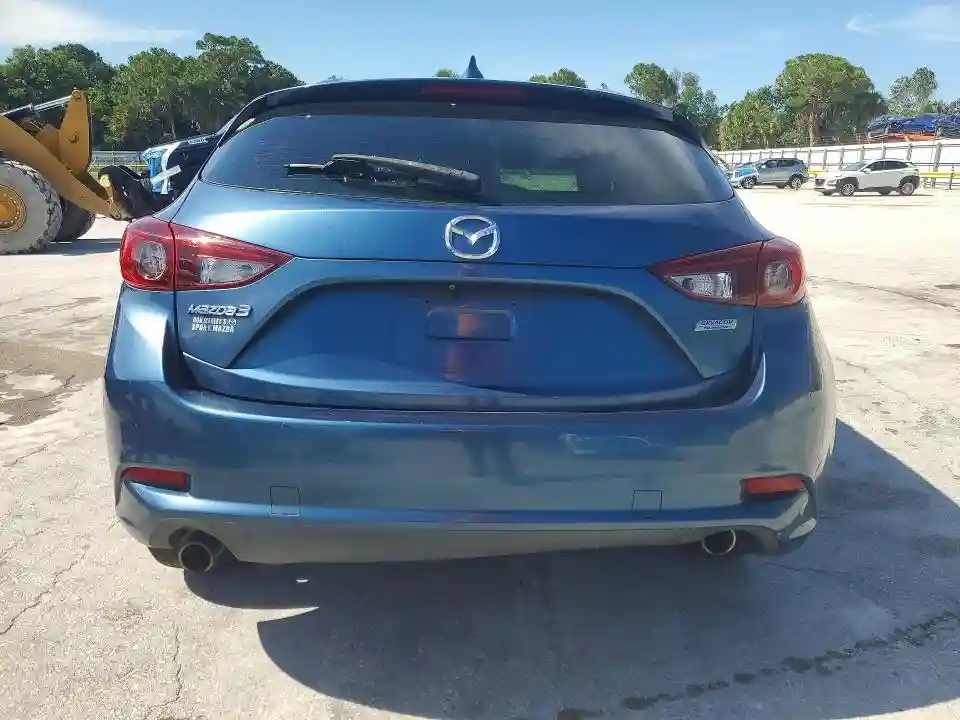 3MZBN1M31HM137748 2017 MAZDA 3-5