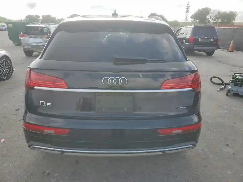 WA1AAAFY4M2055480 2021 AUDI Q5-5