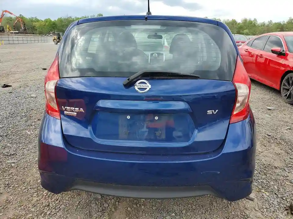 3N1CE2CP8JL370087 2018 NISSAN VERSA-5