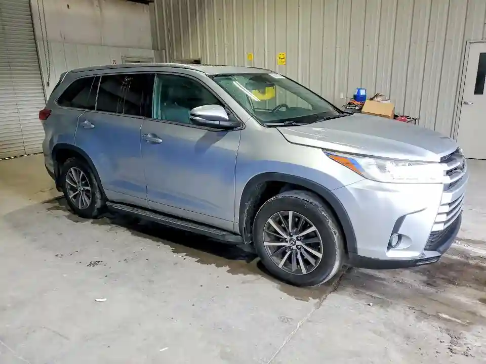 5TDJZRFH0JS872379 2018 TOYOTA HIGHLANDER-3