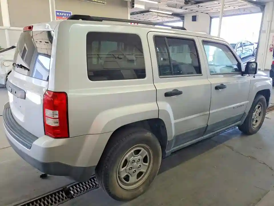 1J4NT1GA6BD132347 2011 JEEP PATRIOT-2