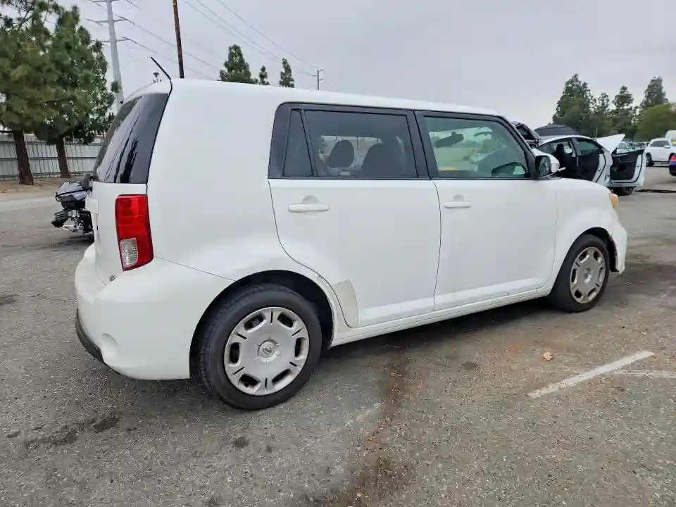 JTLZE4FE4EJ053843 2014 SCION XB-2