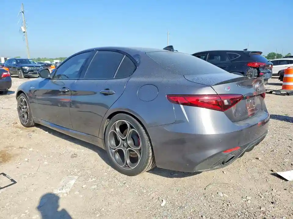 ZARFAMBN4P7671380 2023 ALFA ROMEO GIULIA-1