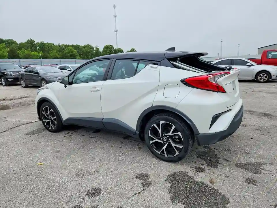 NMTKHMBX8LR111852 2020 TOYOTA C-HR-1