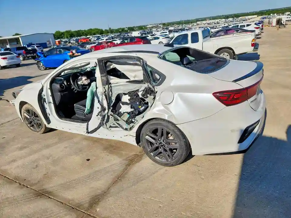 3KPF34AD0ME328090 2021 KIA FORTE-1