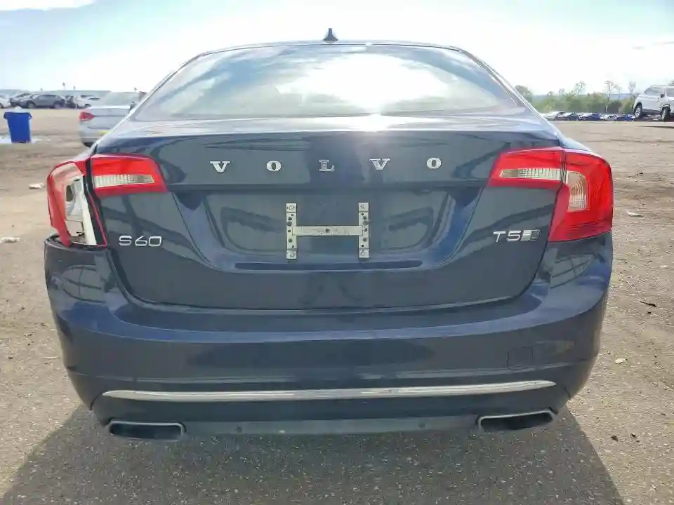 LYV402TKXJB174107 2018 VOLVO S60-5