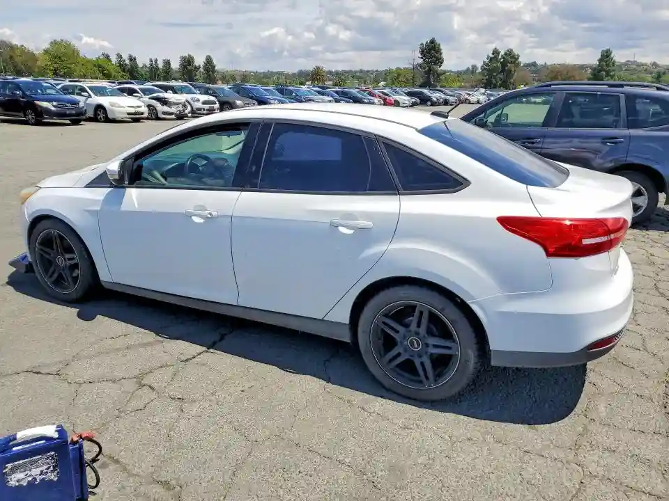 1FADP3F28FL263664 2015 FORD FOCUS-1