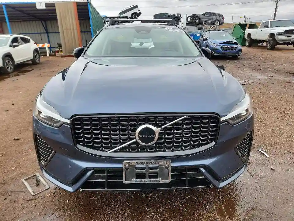 YV4M12RJ7S1097827 2025 VOLVO XC60-4