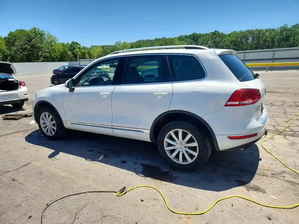 WVGEK9BPXCD008033 2012 VOLKSWAGEN TOUAREG-1