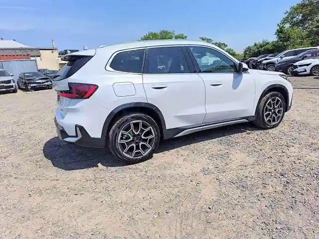 WBX73EF09T5594589 2026 BMW X1-3