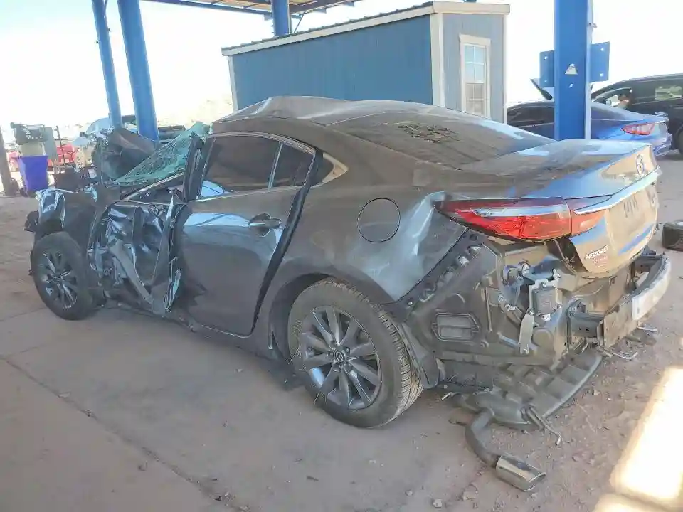 JM1GL1UM7J1332649 2018 MAZDA 6-1