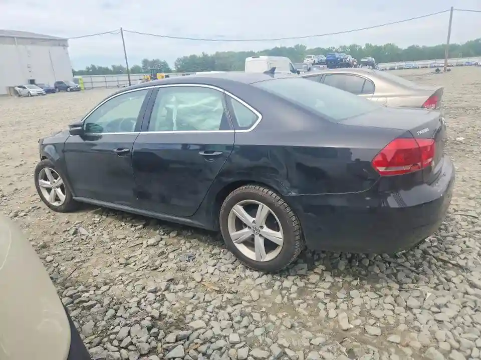 1VWAT7A33FC072666 2015 VOLKSWAGEN PASSAT-1